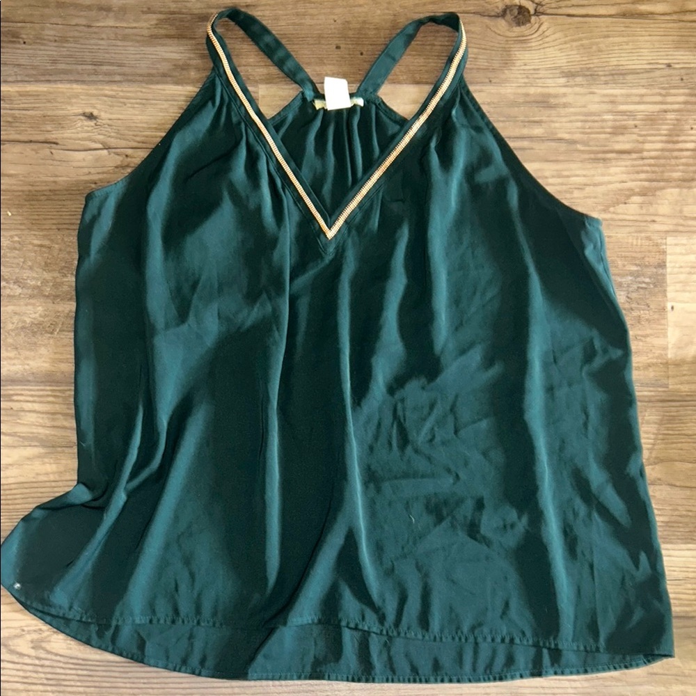 Women's Deep Green V-Neck Sleeveless Shell Top